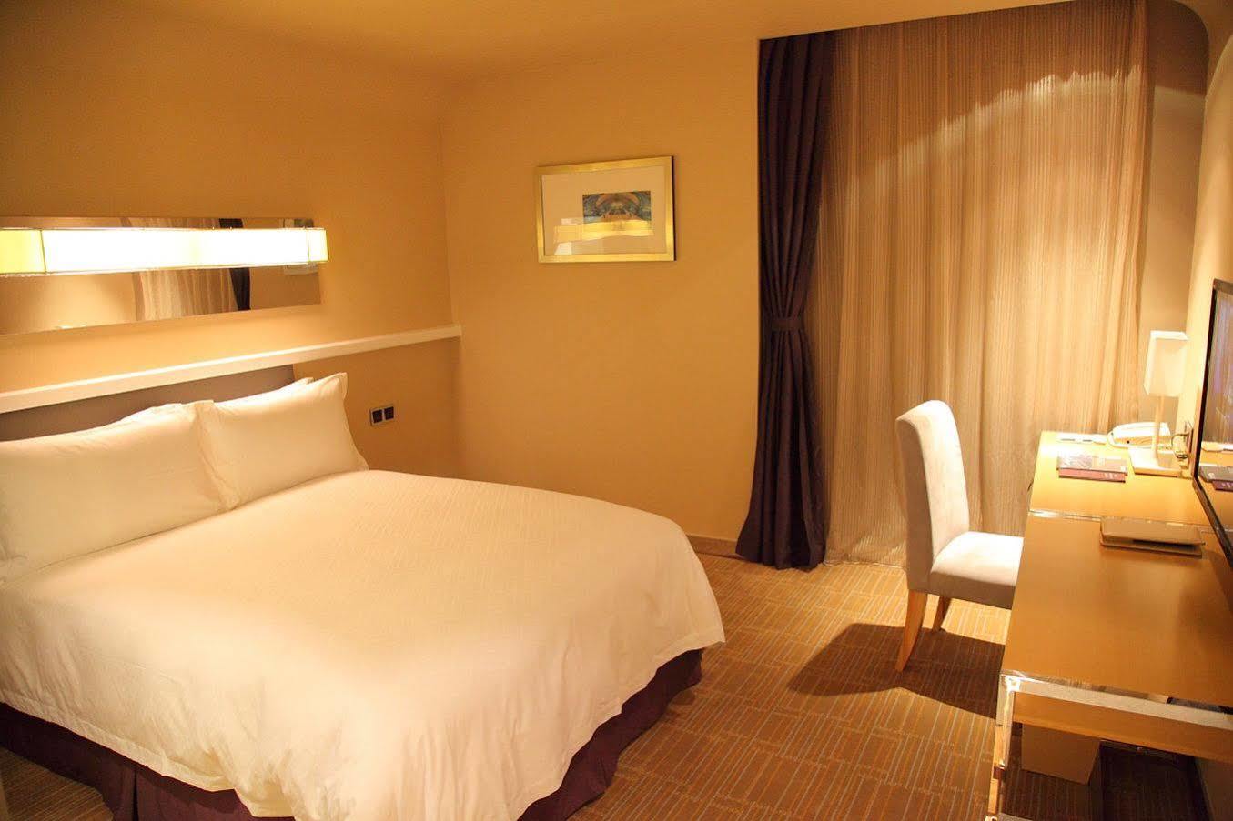 Hongqiao Airport - Air China 酒店 5*